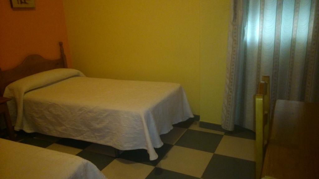 Hostal El Camionero Burguillos Del Cerro Room photo