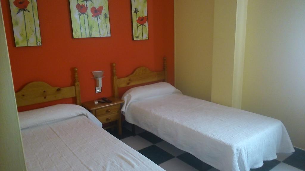 Hostal El Camionero Burguillos Del Cerro Room photo