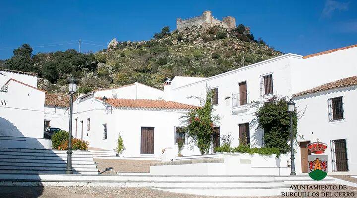 Hostal El Camionero Burguillos Del Cerro Exterior photo